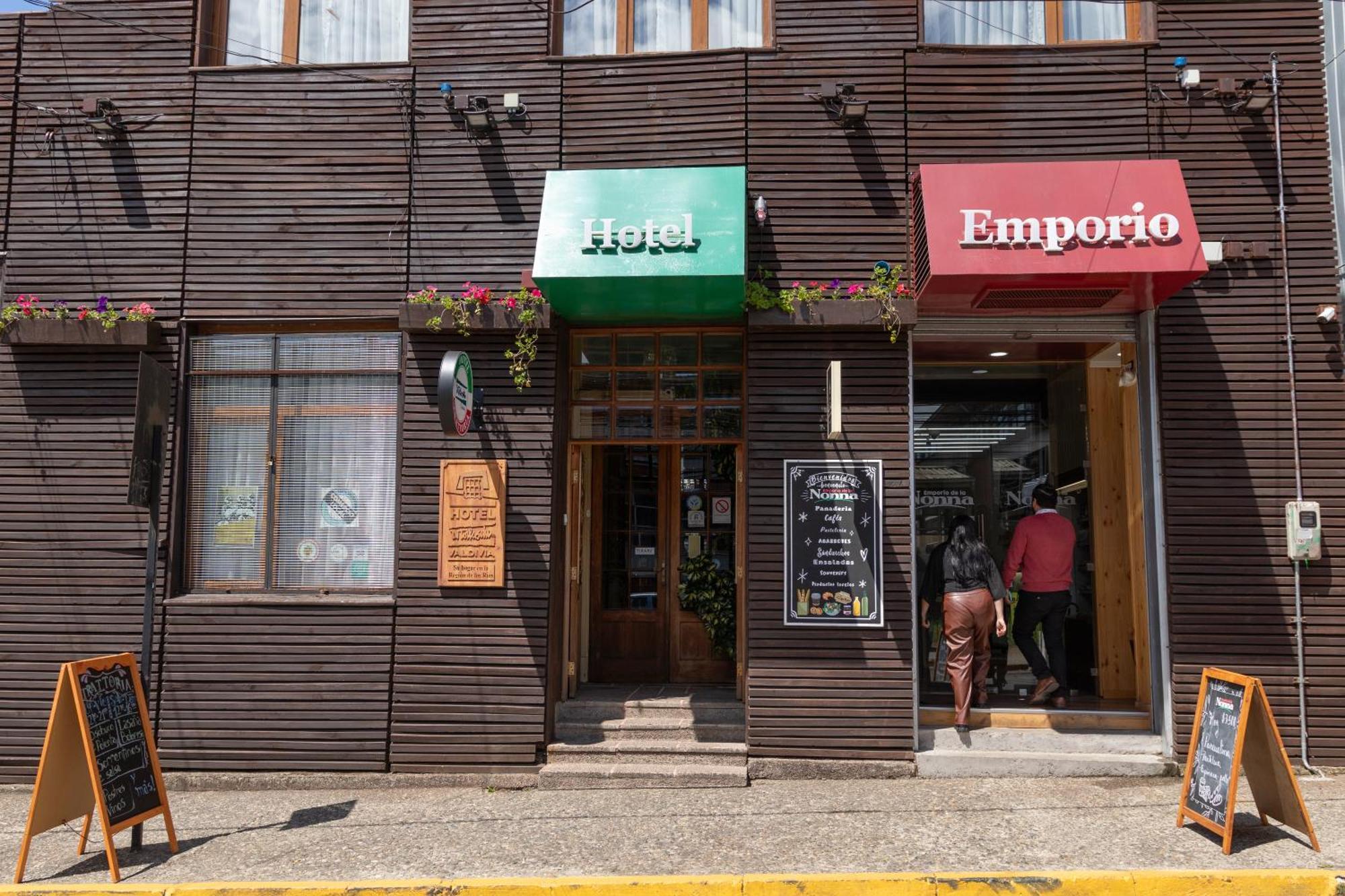 Hotel Di Torlaschi Valdivia Extérieur photo